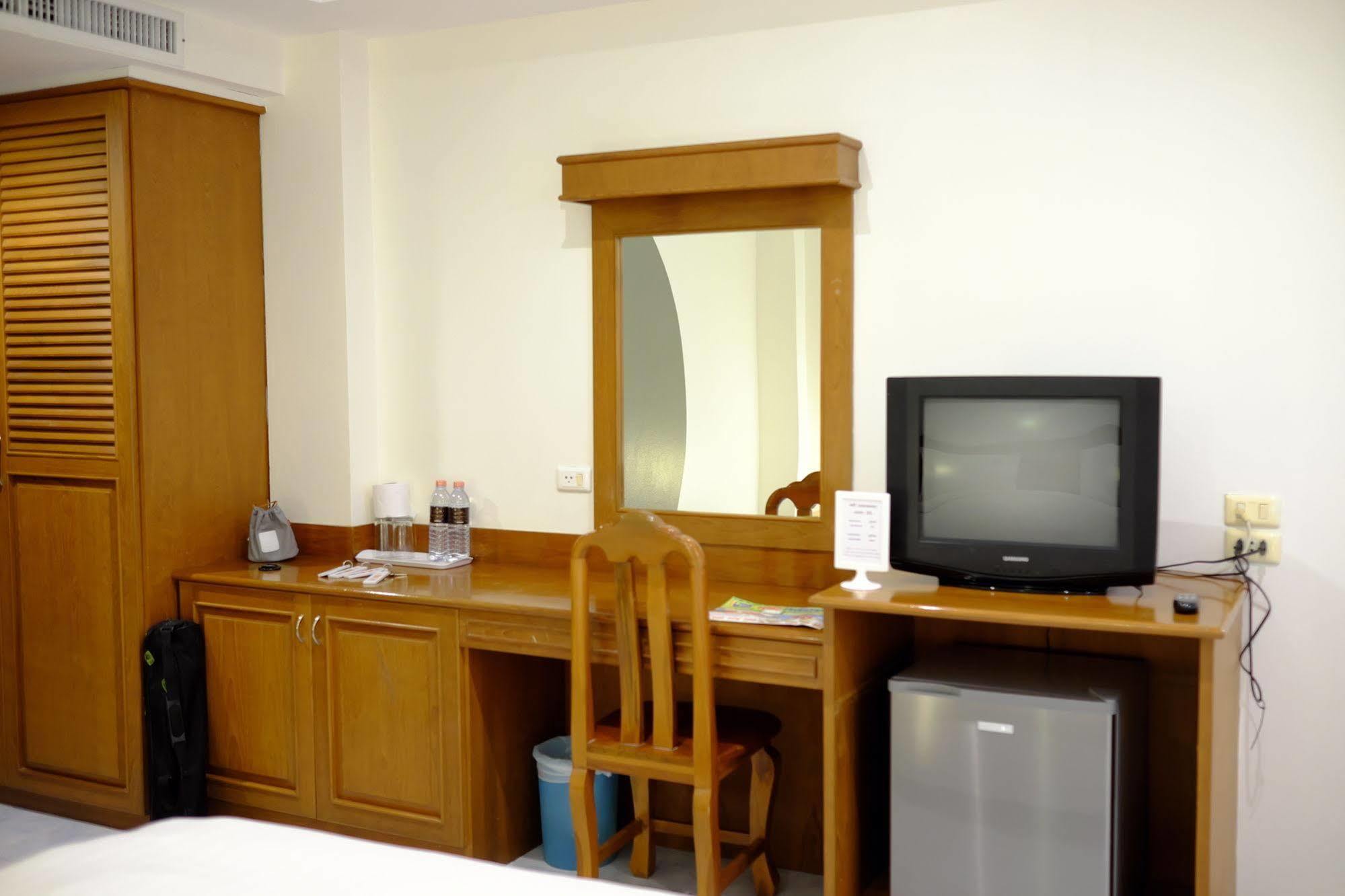 Pj Inn Паттайя Экстерьер фото