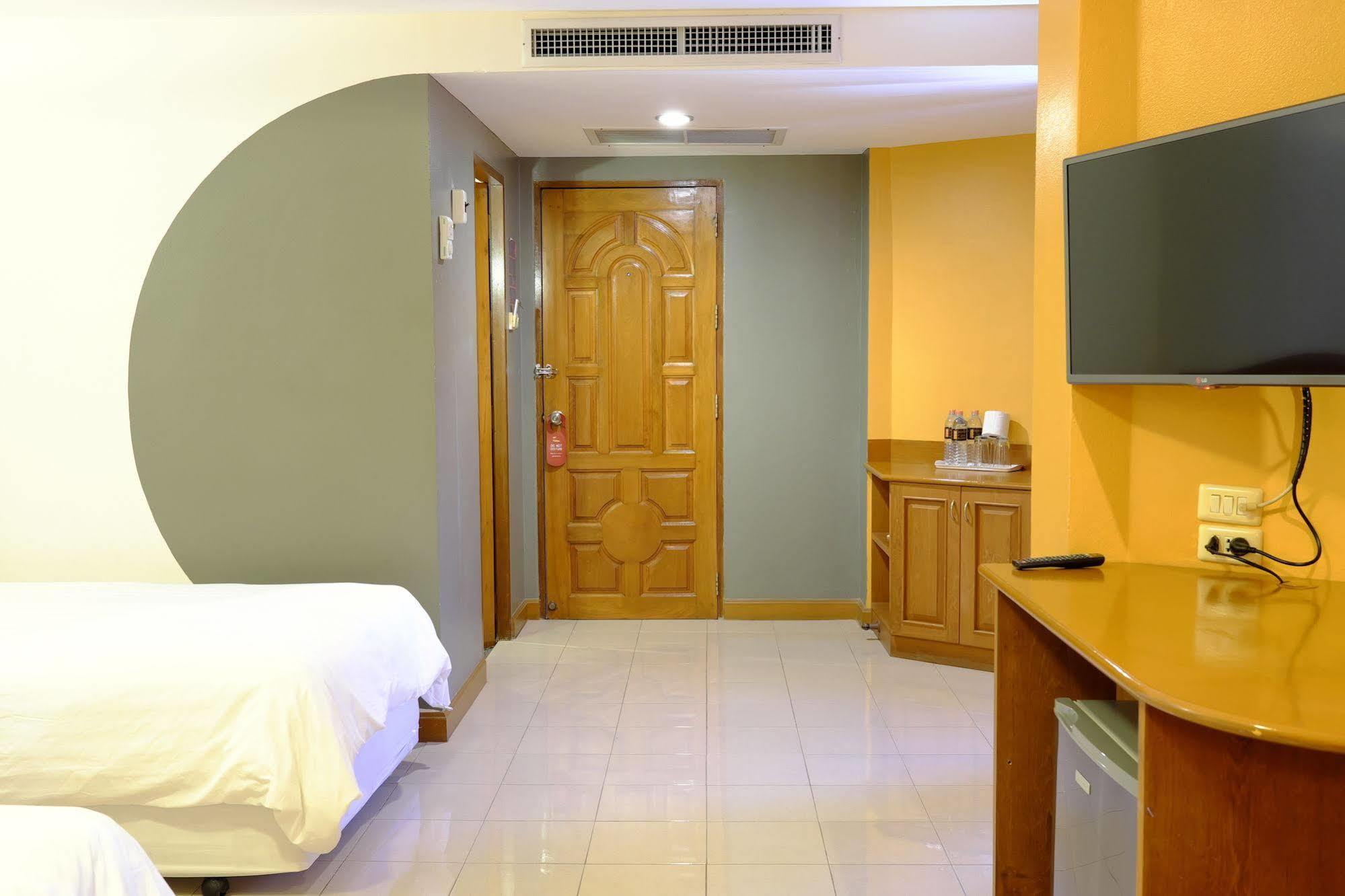 Pj Inn Паттайя Экстерьер фото