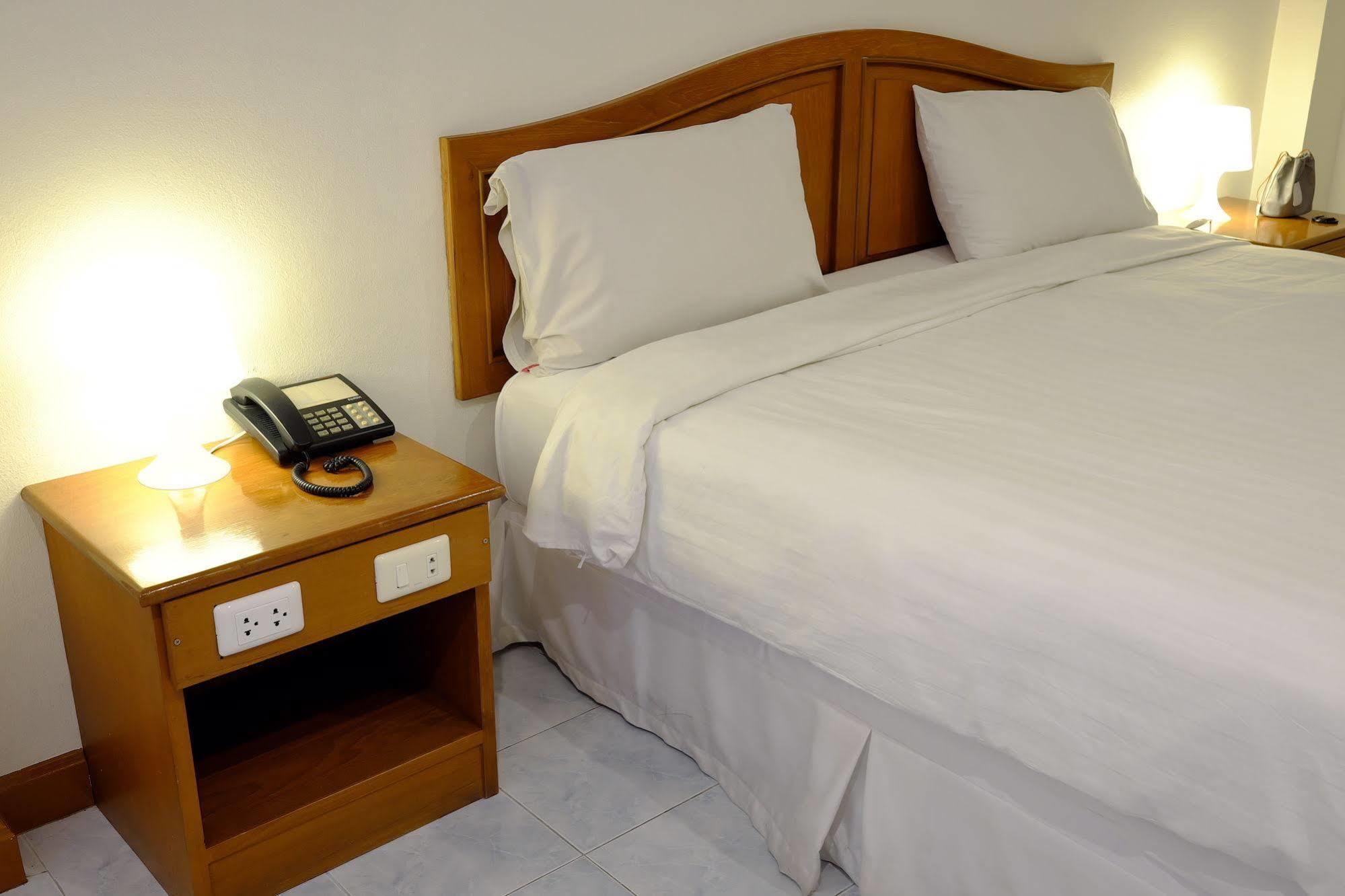 Pj Inn Паттайя Экстерьер фото